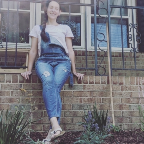 Meet your Posher, Alanna - Picture 1 of 1